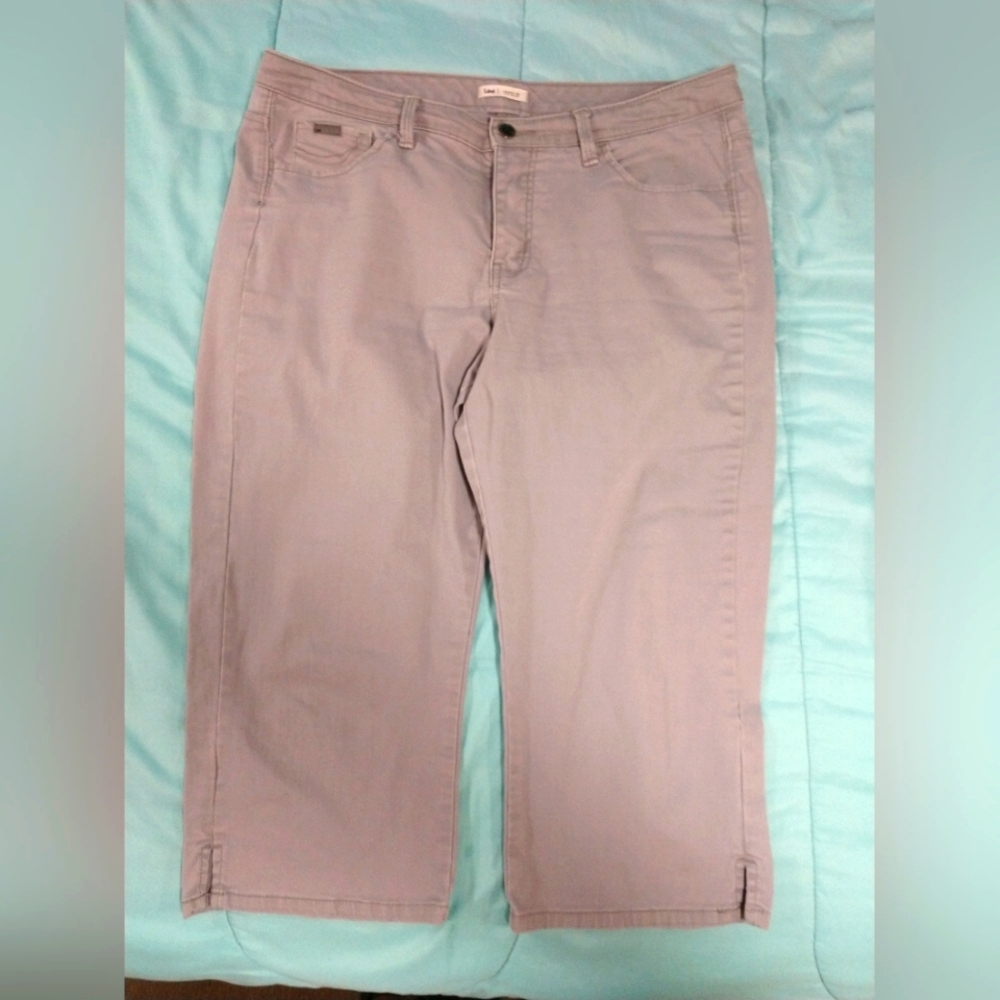 Women's Lee size 12 Capri